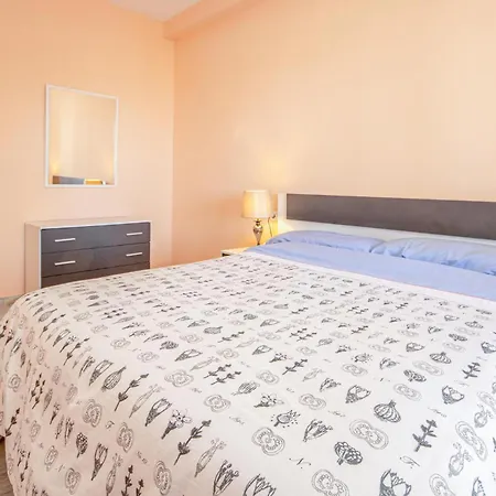 2 Bedroom Awesome In * Marbella