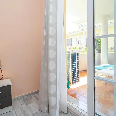 2 Bedroom Awesome In Διαμέρισμα