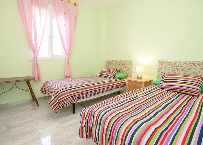 2 Bedroom Awesome In Apartment *