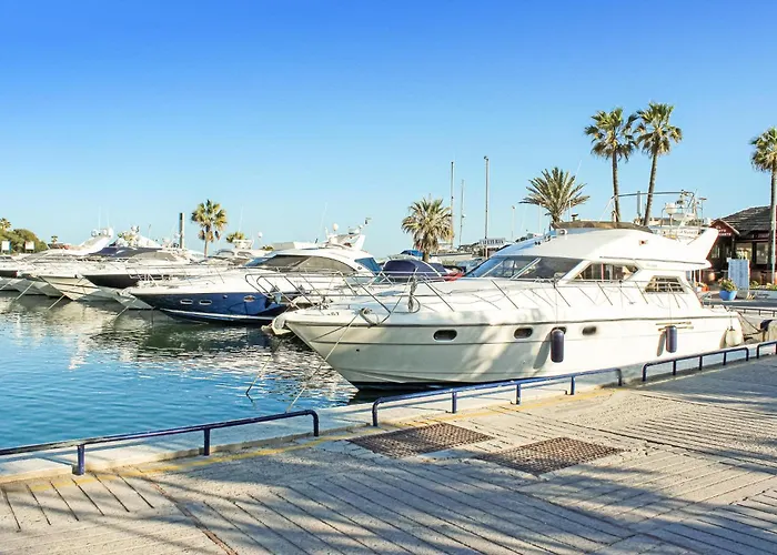 2 Bedroom Awesome In Apartment