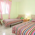 2 Bedroom Awesome In Apartment *